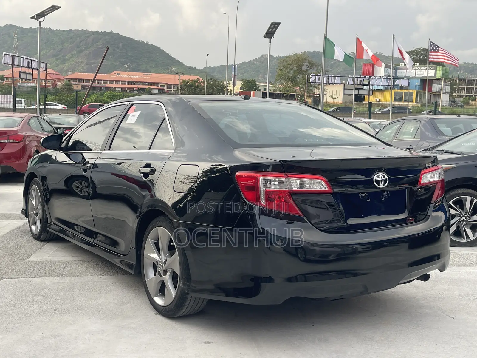 Toyota Camry SE 4dr Sedan (2.5L 4cyl 6A) 2013 Black