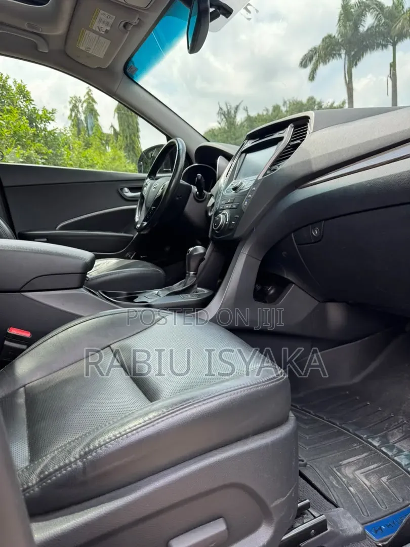 Hyundai Santa Fe 2016 Black