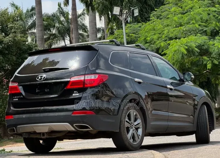 Hyundai Santa Fe 2016 Black