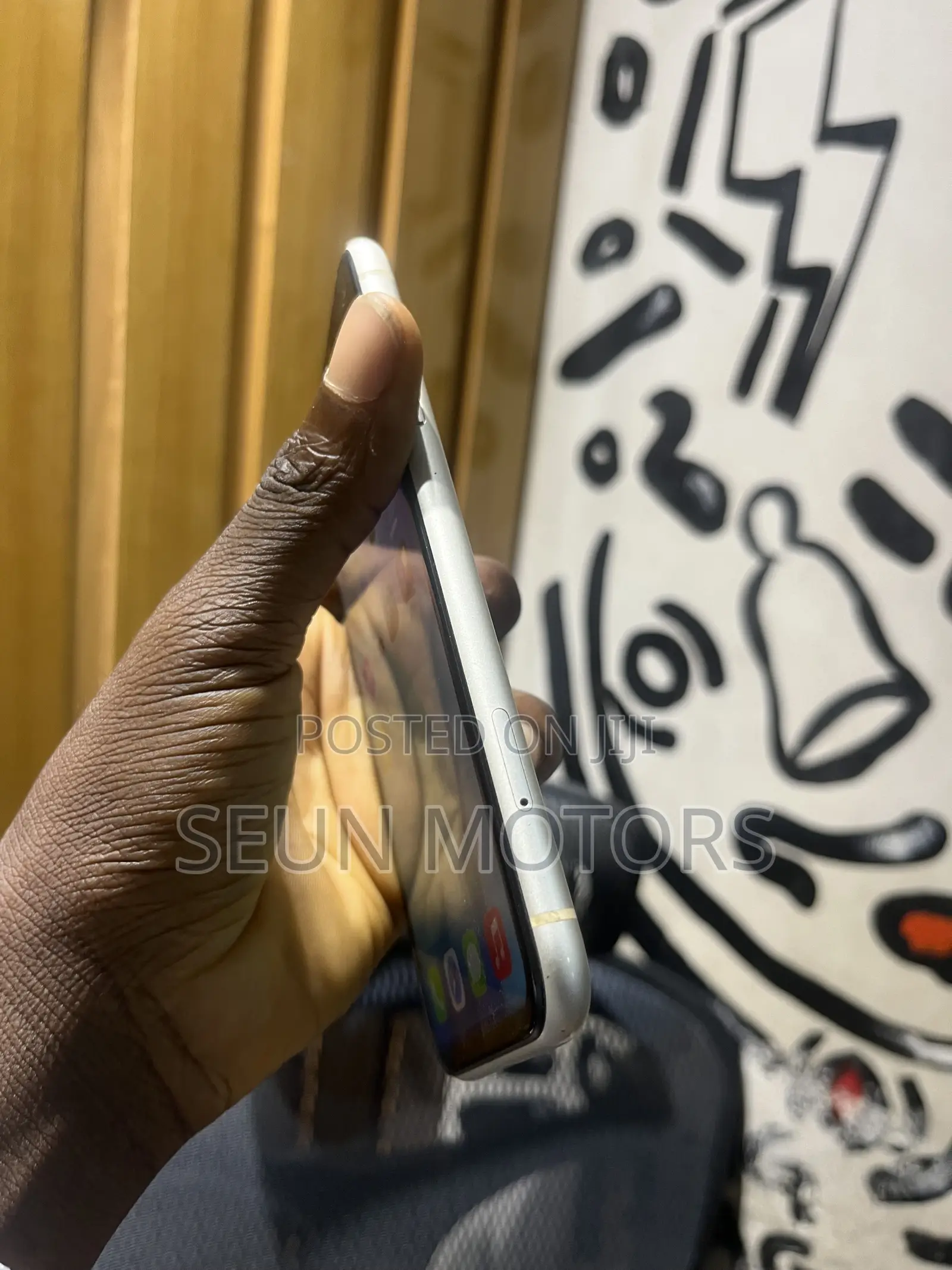 Apple iPhone 11 64 GB White