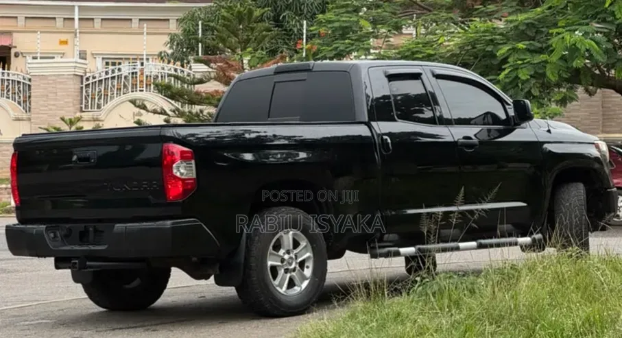 Toyota Tundra 2018 Black