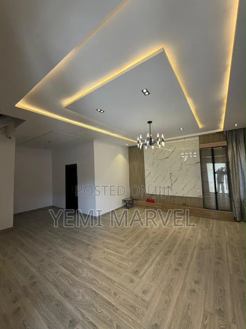 4bdrm Duplex in Carlton Gate Estate, for sale