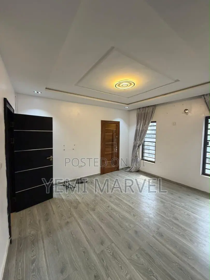 4bdrm Duplex in Carlton Gate Estate, for sale