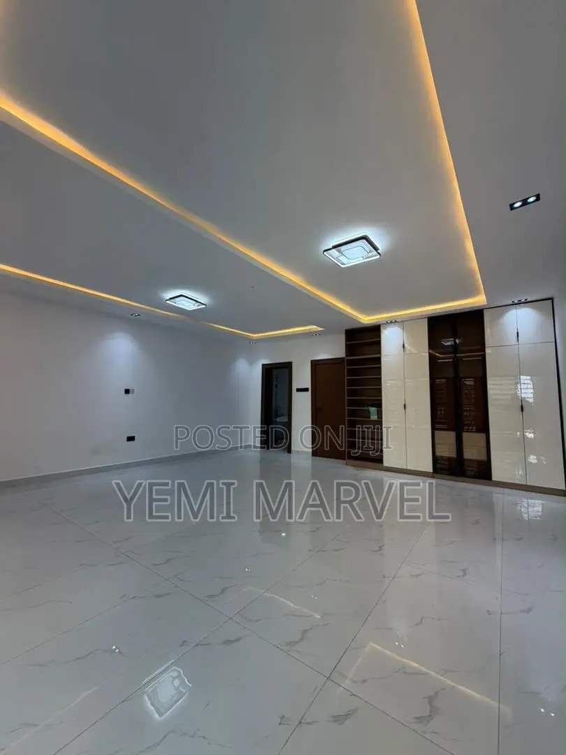 4bdrm Duplex in Carlton Gate Estate, for sale