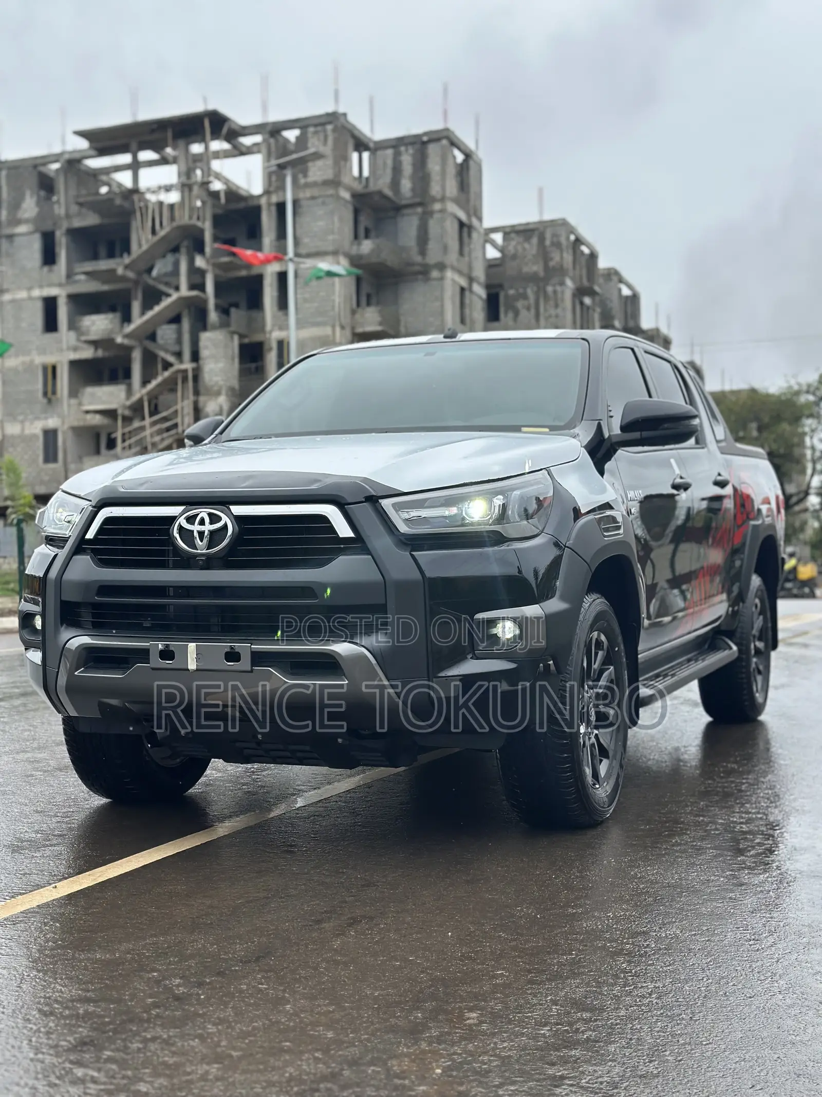 New Toyota Hilux 2025 Black