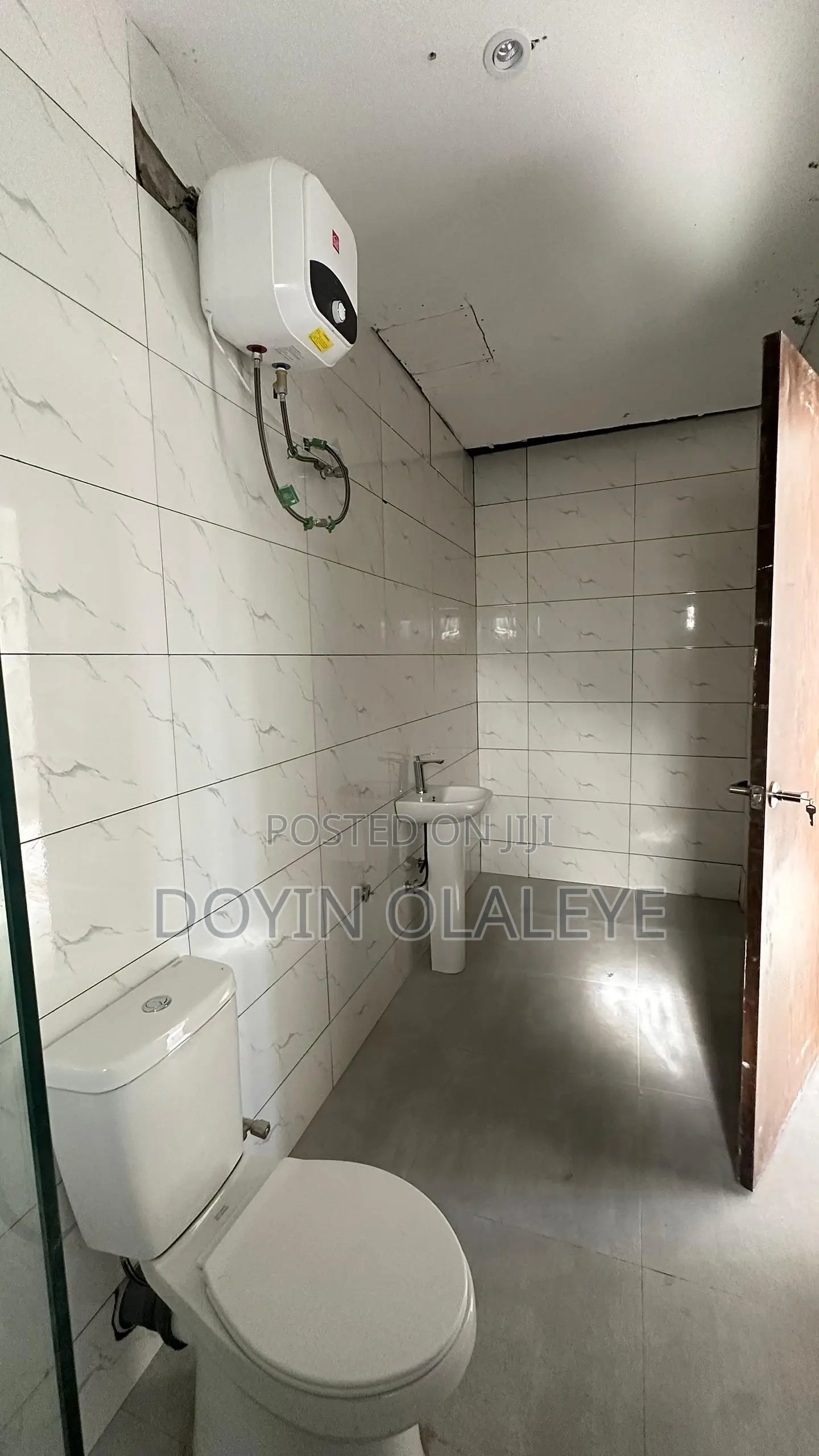 3bdrm Penthouse in Ikota for sale