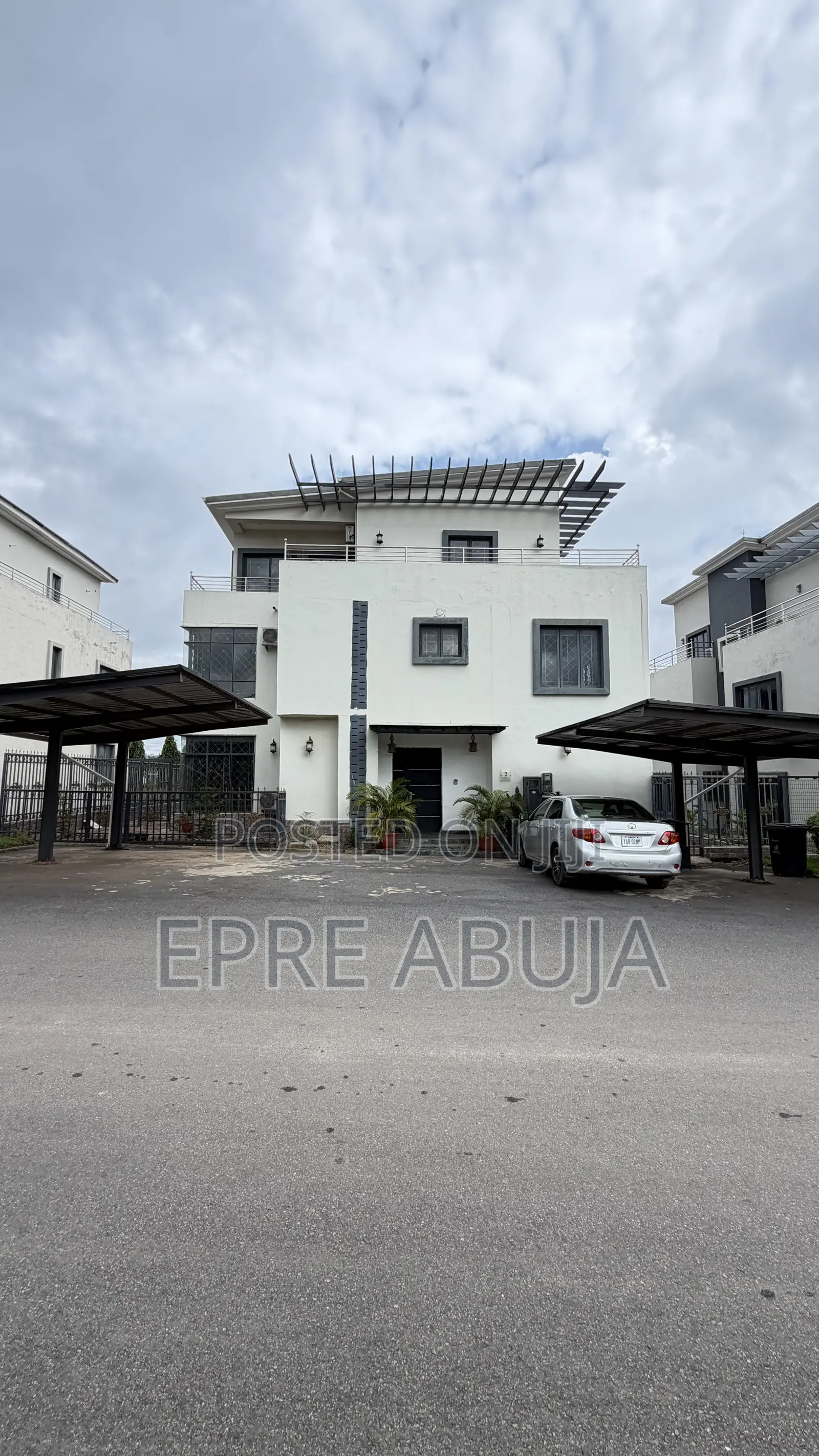 7bdrm Duplex in Apo District for rent
