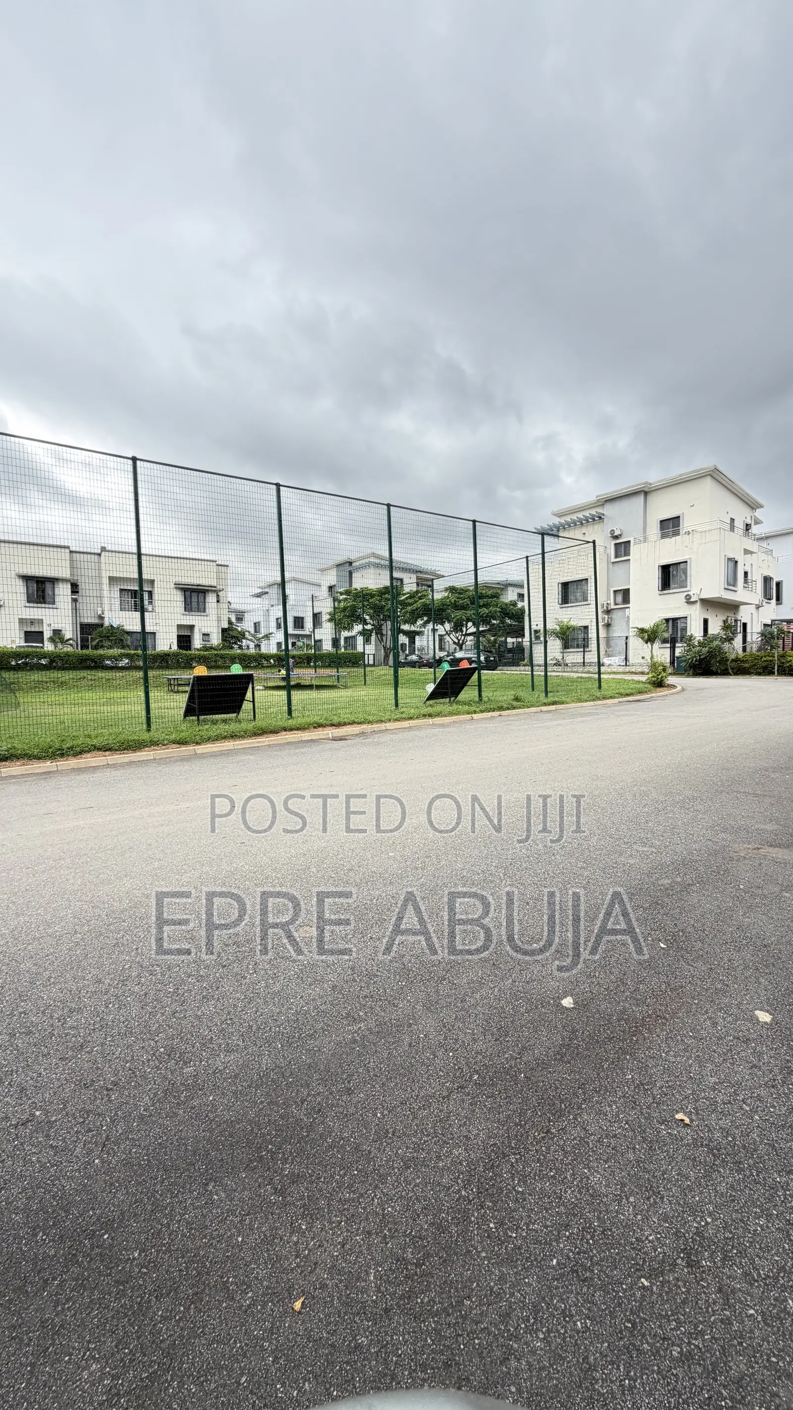 7bdrm Duplex in Apo District for rent