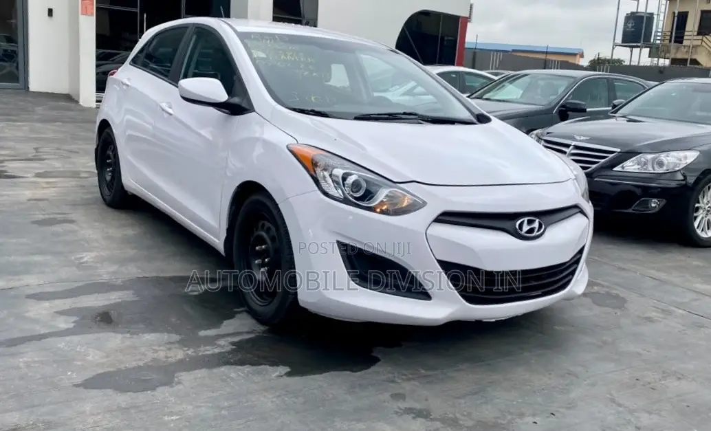 Hyundai Elantra GT 2013 White