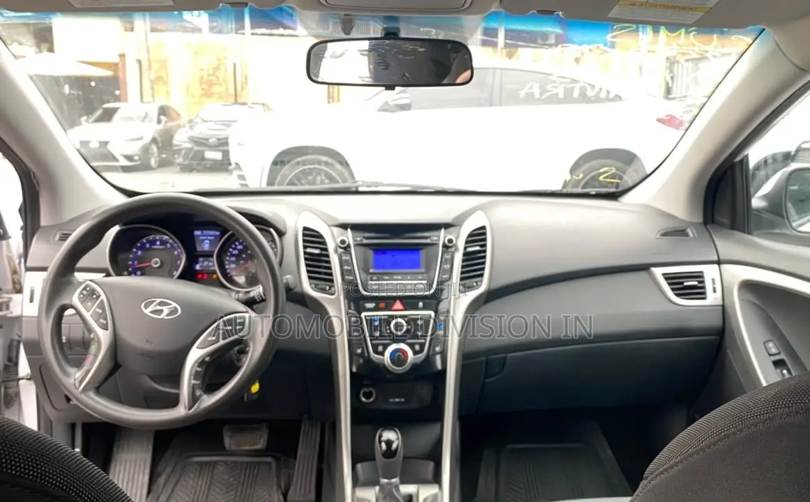 Hyundai Elantra GT 2013 White