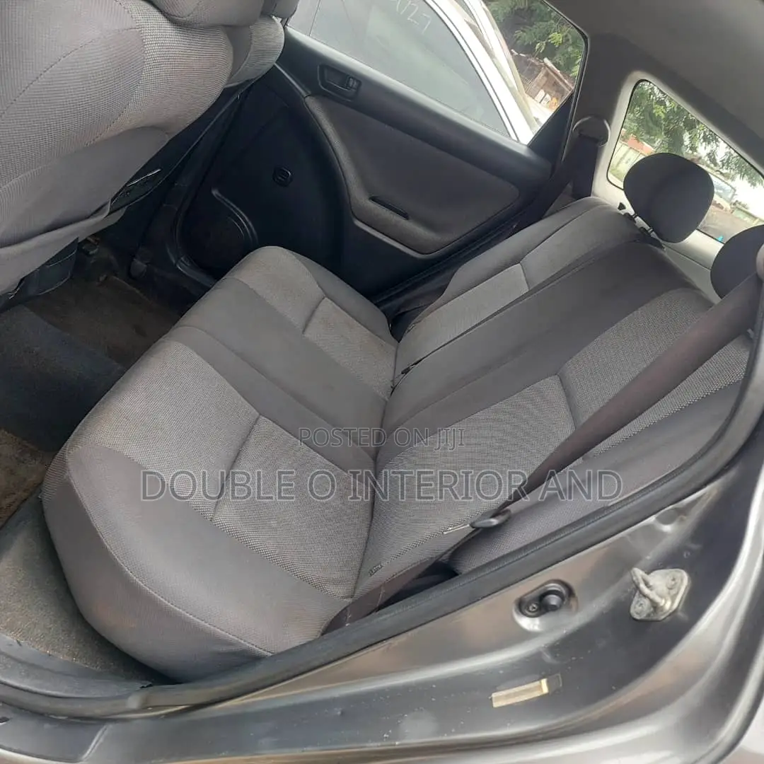 Toyota Matrix XR Hatchback AWD (1.8L 4cyl 4A) 2004 Gray