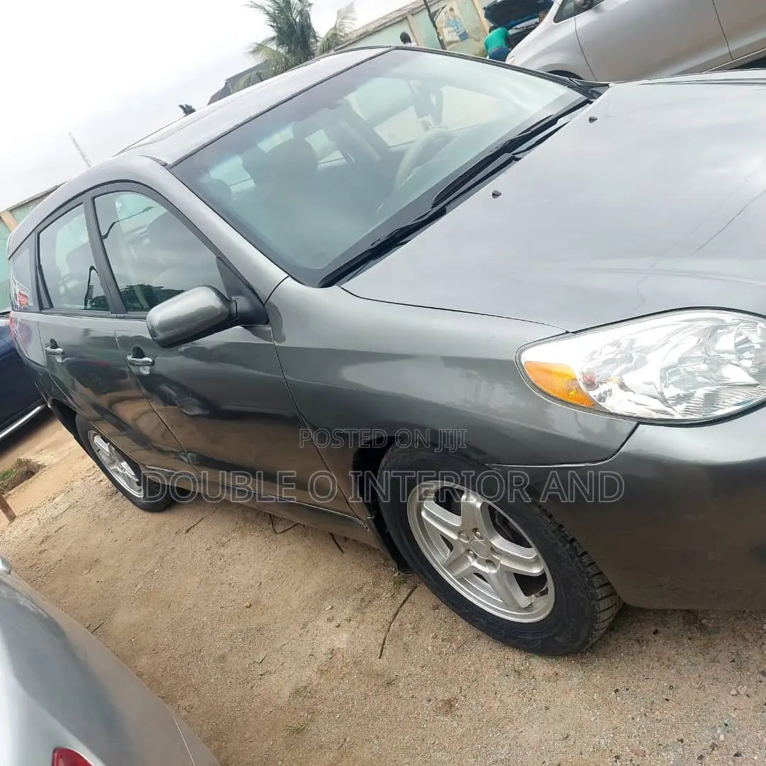 Toyota Matrix XR Hatchback AWD (1.8L 4cyl 4A) 2004 Gray
