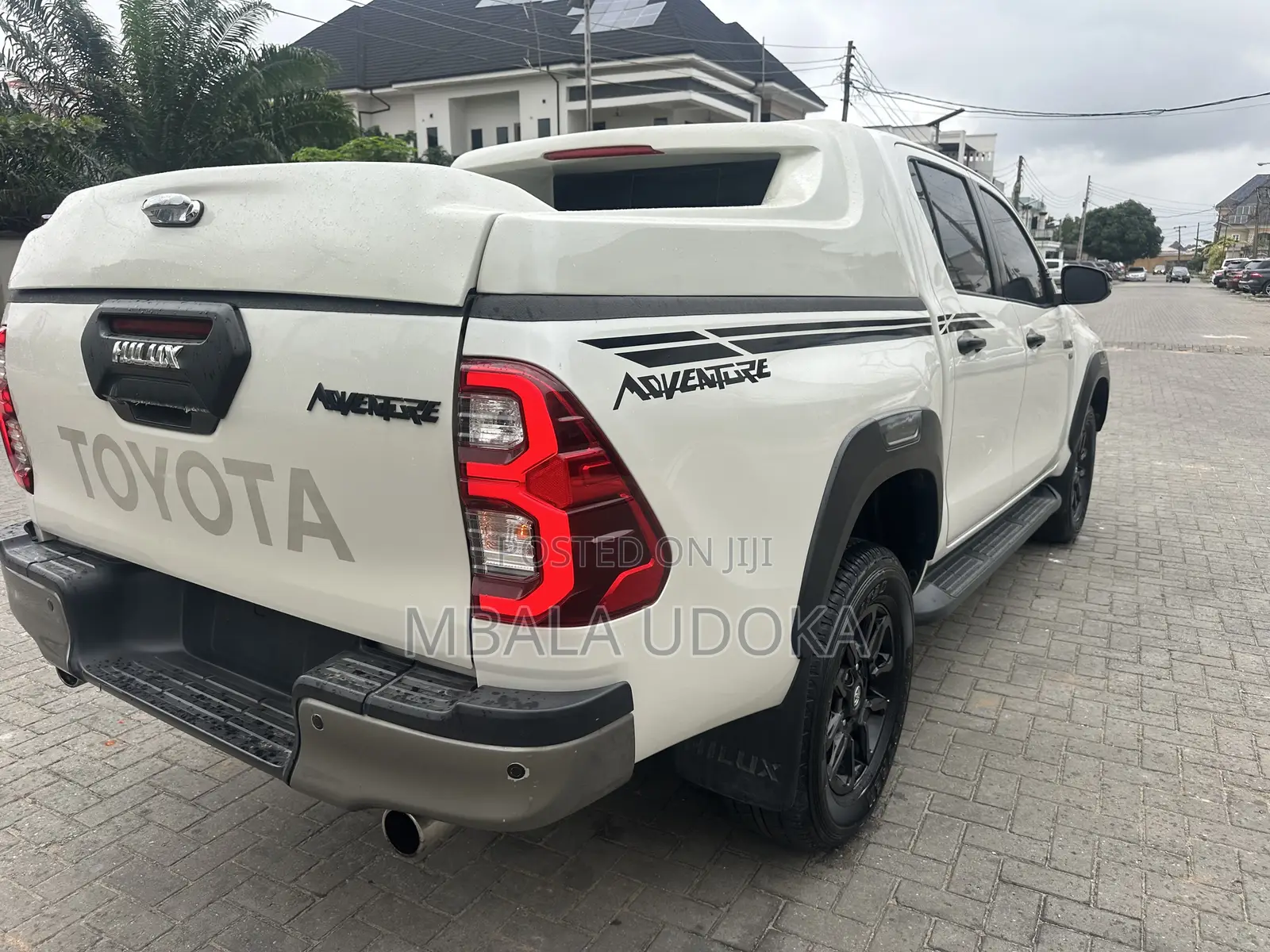 Toyota Hilux 2022 White