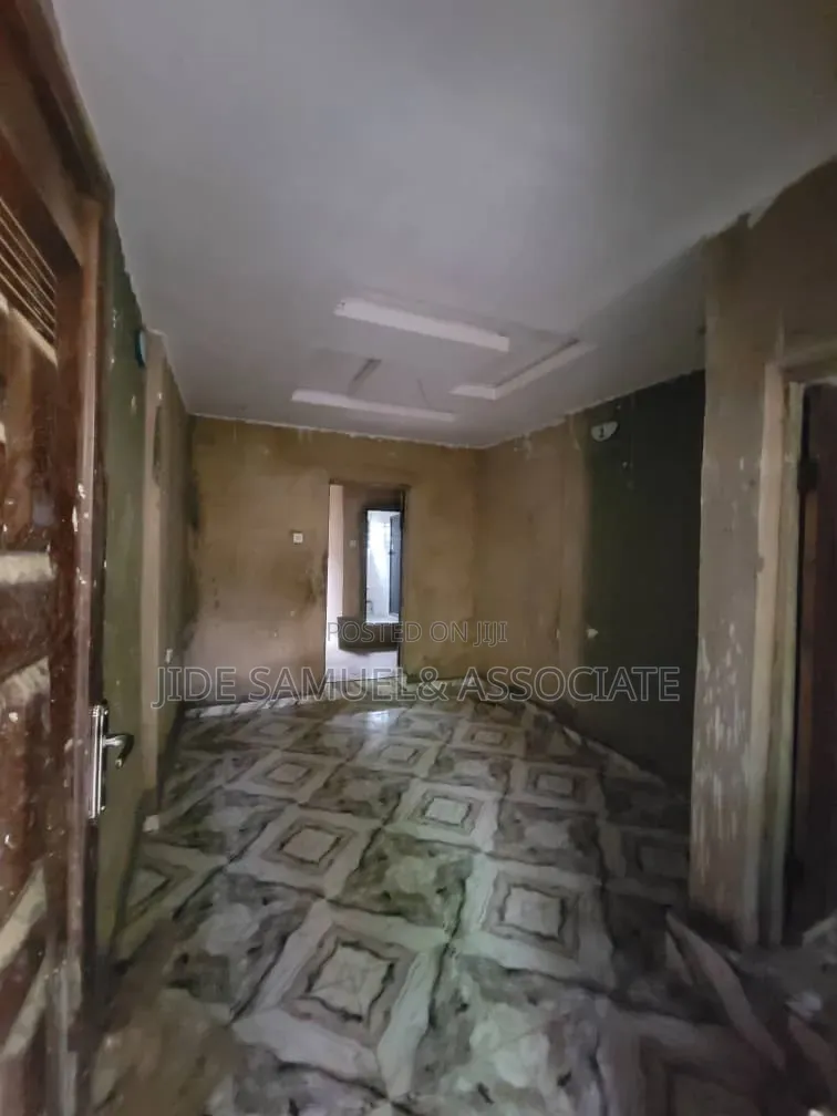 Furnished Mini Flat in Ayobo for rent