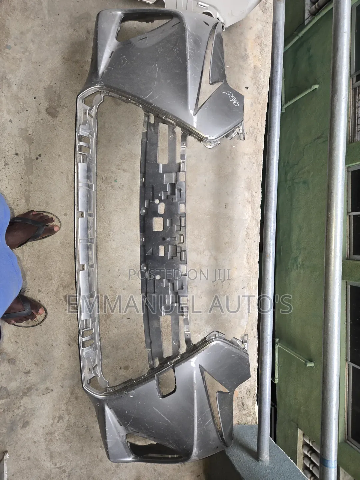 Is250 2017 Empty Front Bumper