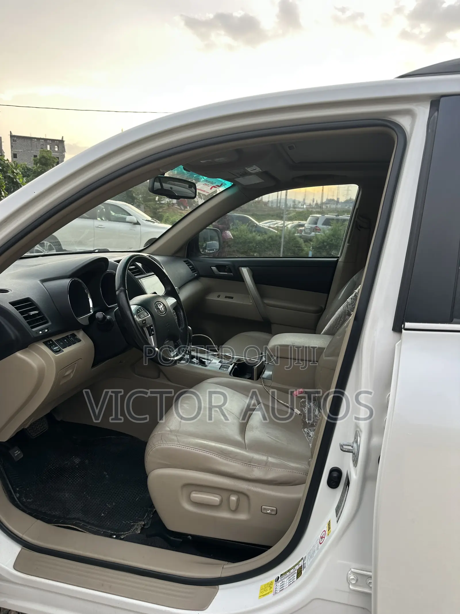 Toyota Highlander Limited 2012 White
