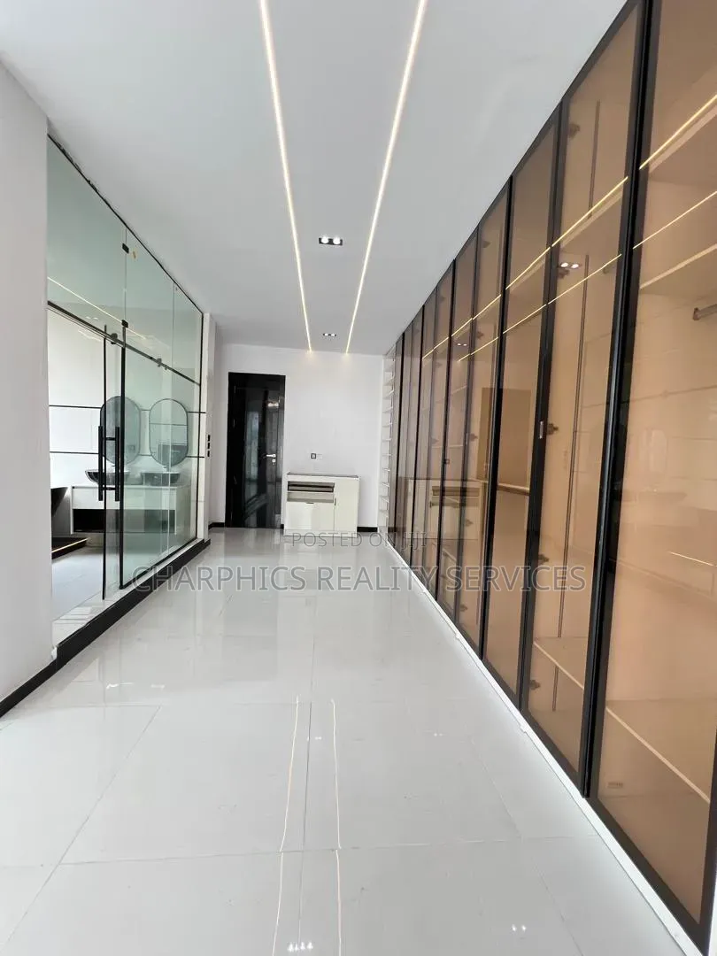 5bdrm Duplex in Ologolo for sale