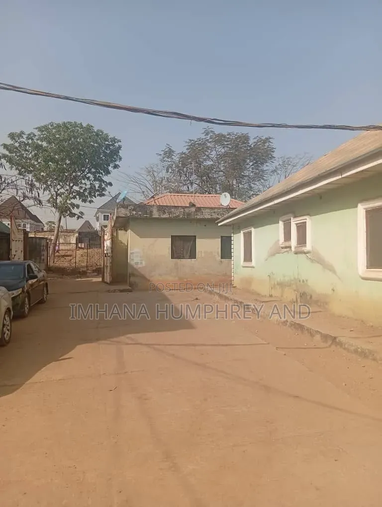 3bdrm Bungalow in FHA for sale