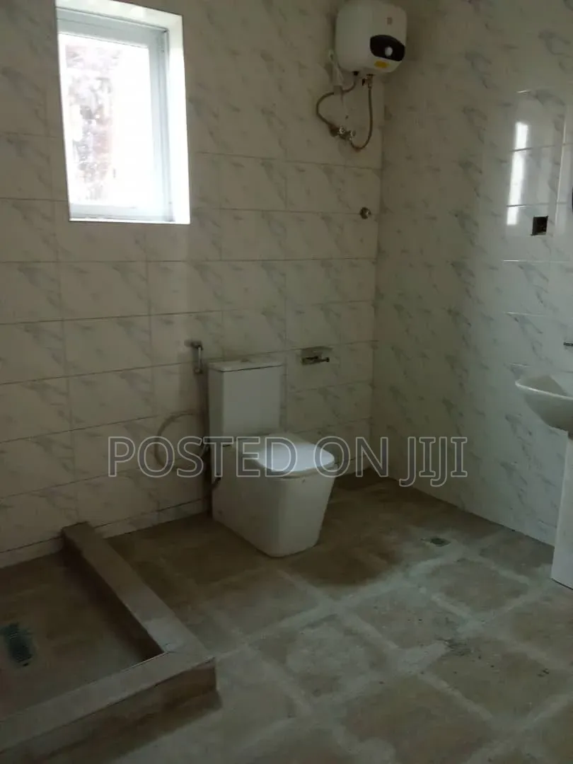 4bdrm Duplex in Pernugal Estate, Sangotedo for sale