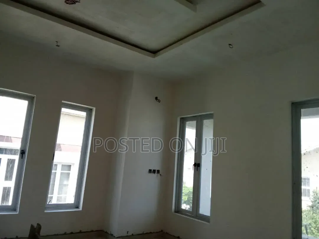 4bdrm Duplex in Pernugal Estate, Sangotedo for sale