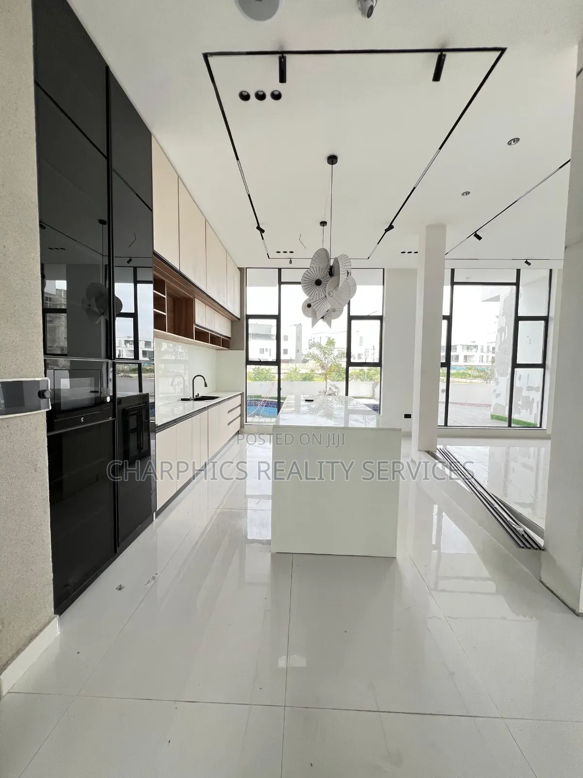 6bdrm Duplex in Osapa london for sale