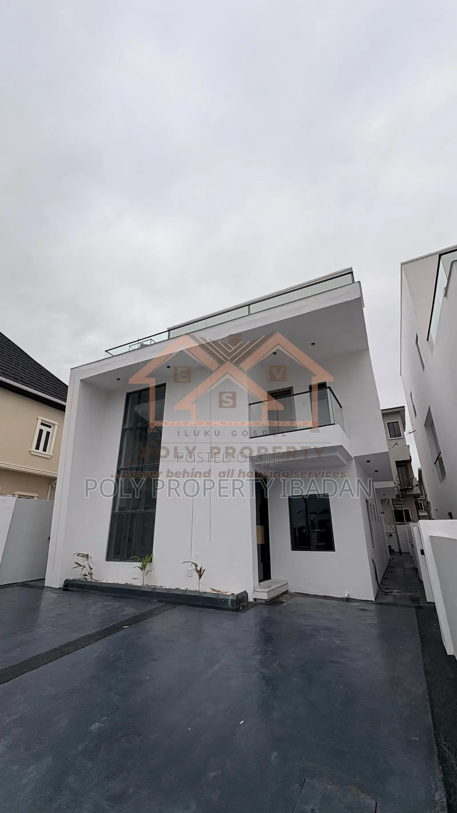 4bdrm Penthouse in Carlton Gate Estate, Ibadan for sale