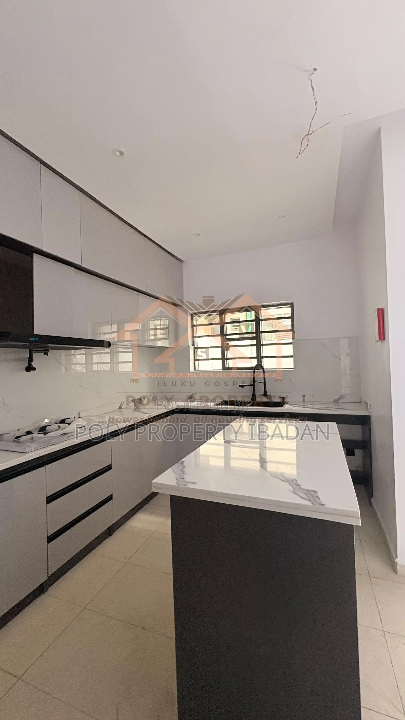 4bdrm Penthouse in Carlton Gate Estate, Ibadan for sale