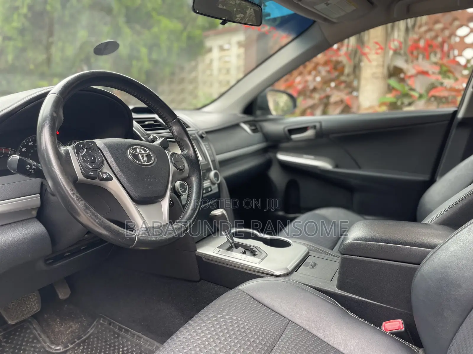 Toyota Camry SE 4dr Sedan (2.5L 4cyl 6A) 2014 Silver
