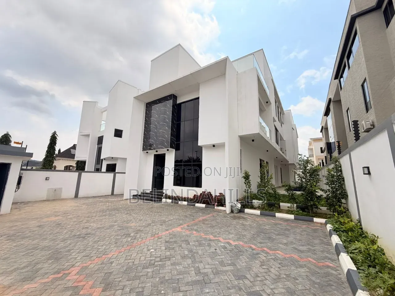 5bdrm Duplex in Katampe Extension for sale