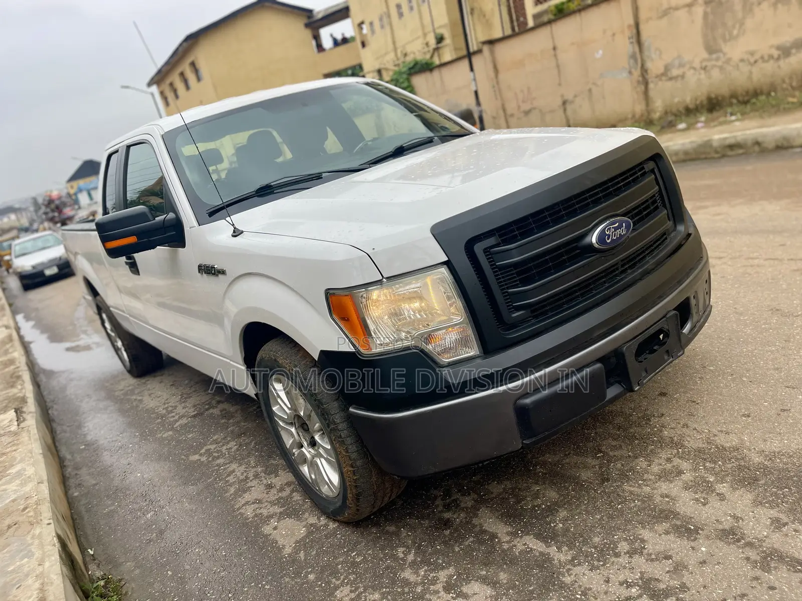 Ford F-150 XLT 2dr Regular Cab 4WD 6.5 ft. SB (3.7L 6cyl 6A) 2014 White