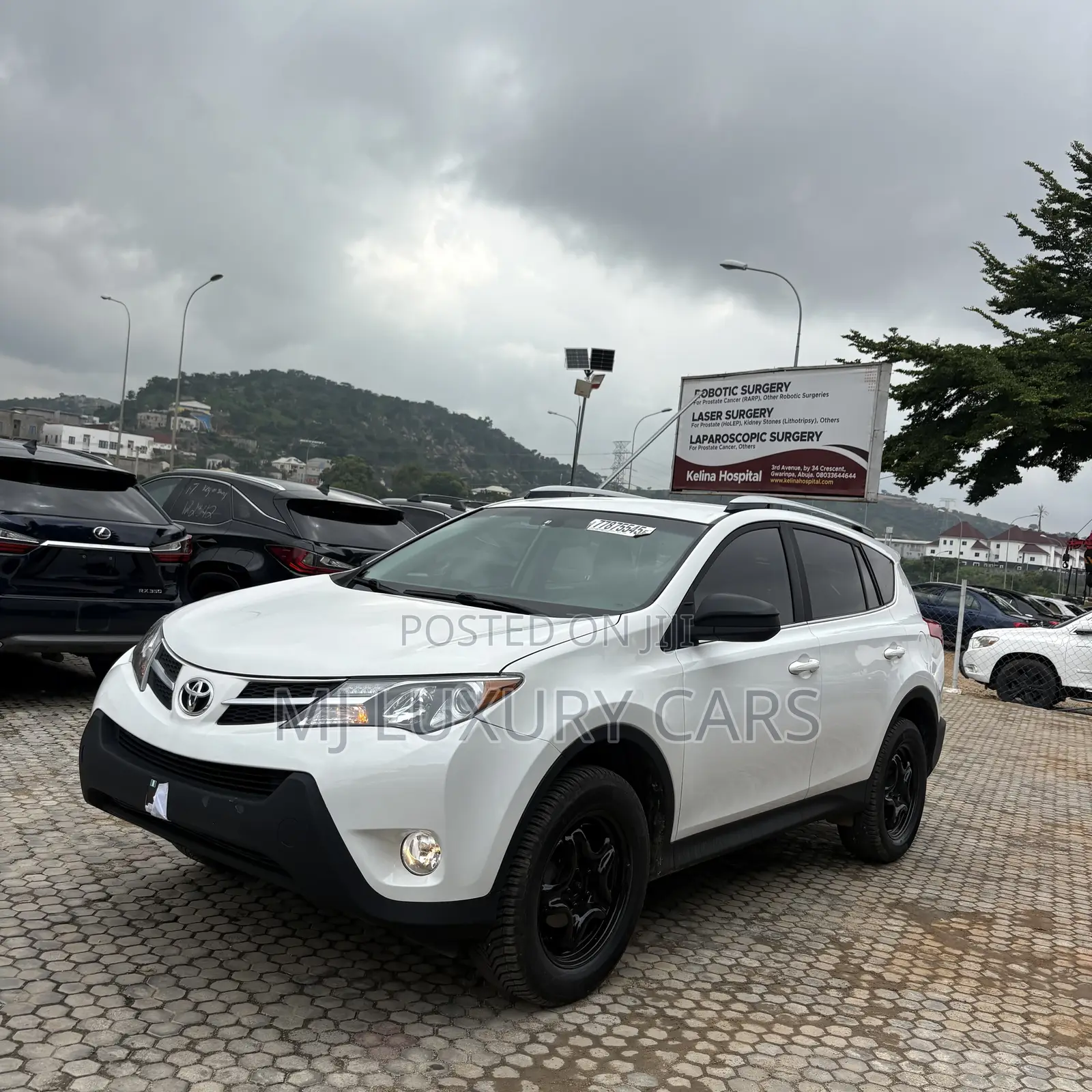 Toyota RAV4 XLE 4dr SUV (2.5L 4cyl 6A) 2014 White