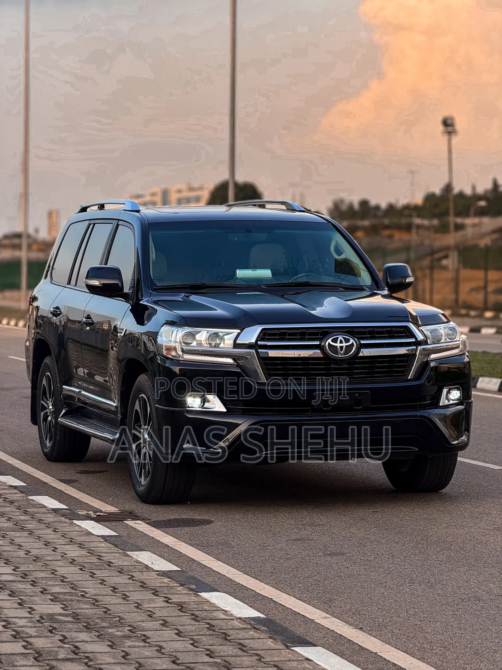 Toyota Land Cruiser 4.6 V8 GXR 2020 Black