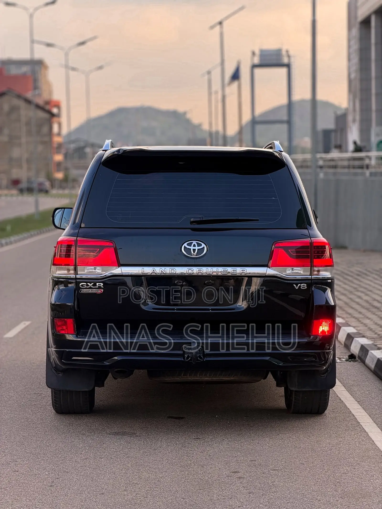 Toyota Land Cruiser 4.6 V8 GXR 2020 Black