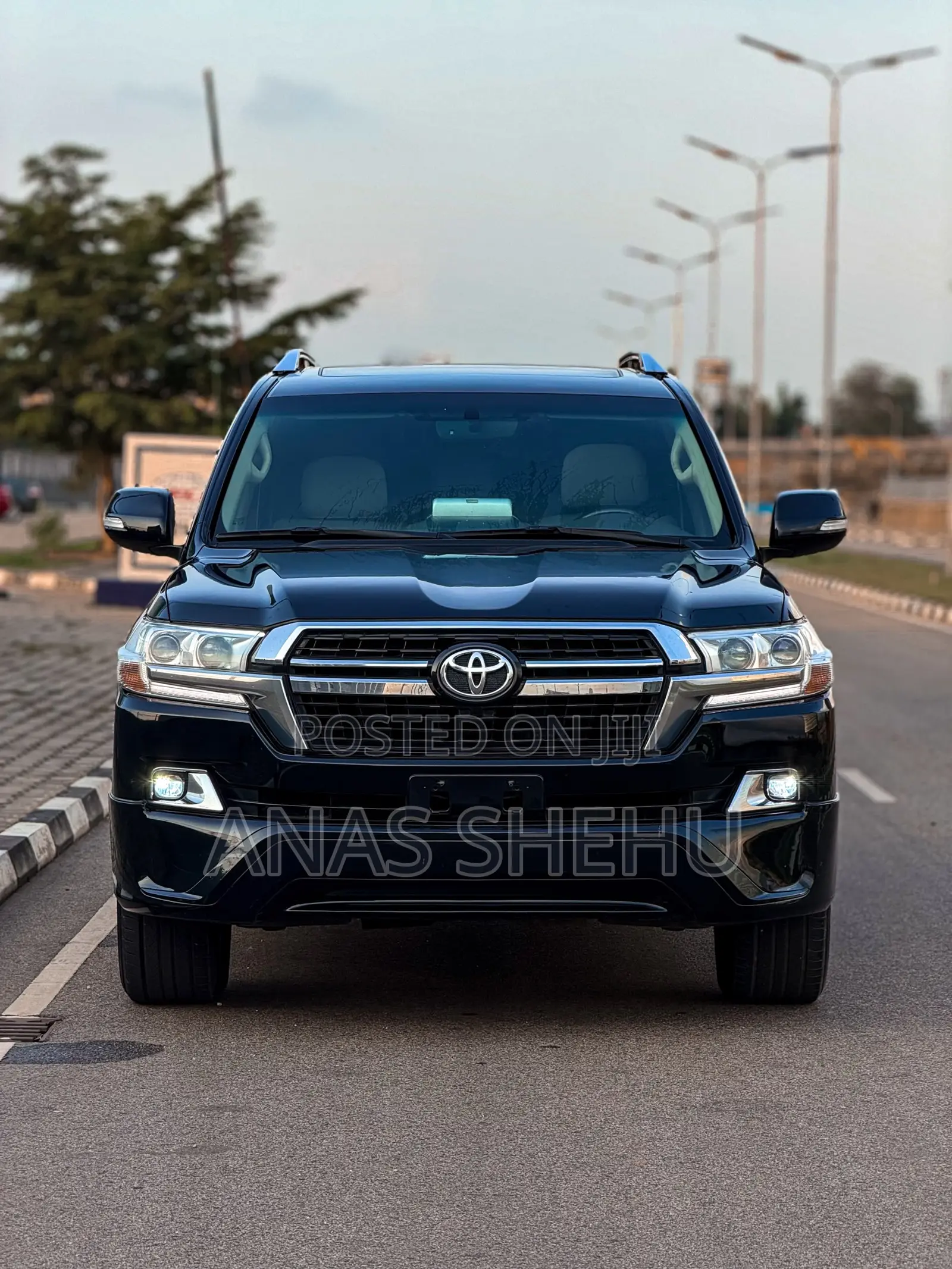 Toyota Land Cruiser 4.6 V8 GXR 2020 Black