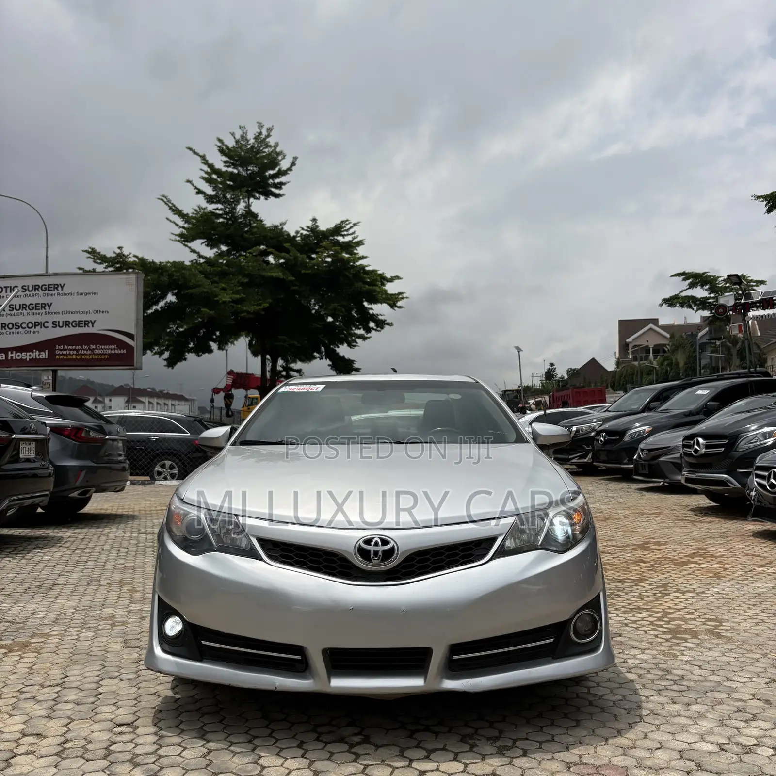 Toyota Camry SE 4dr Sedan w/Prod. End 11/13 (2.5L 4cyl 6A) 2014 Silver