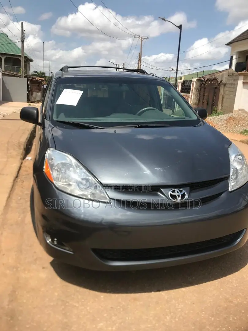 Toyota Sienna LE AWD 2006