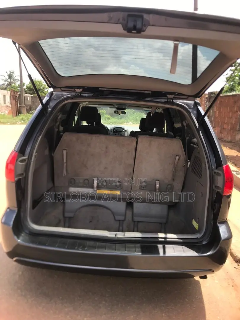 Toyota Sienna LE AWD 2006