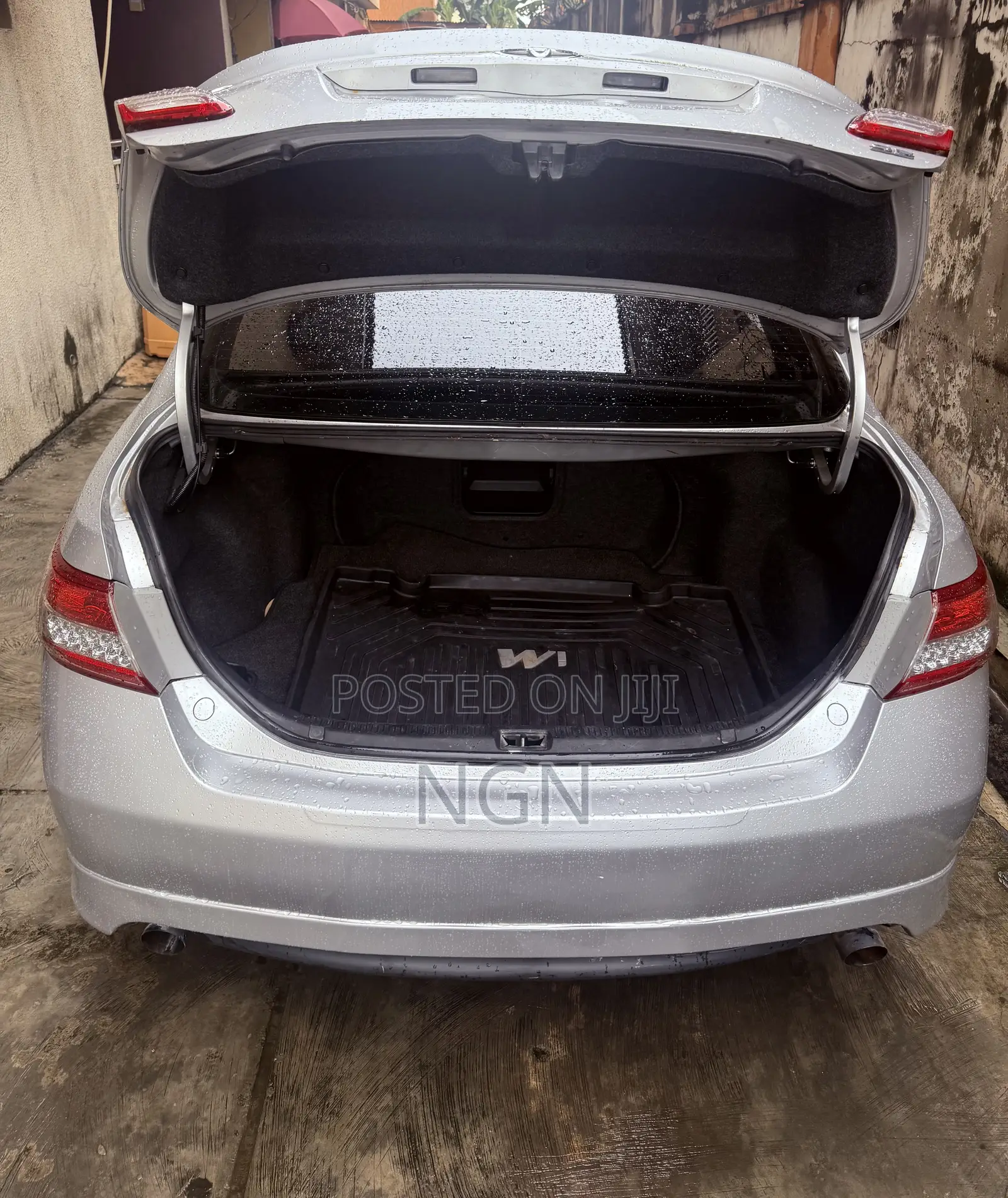 Toyota Camry 2011 Silver