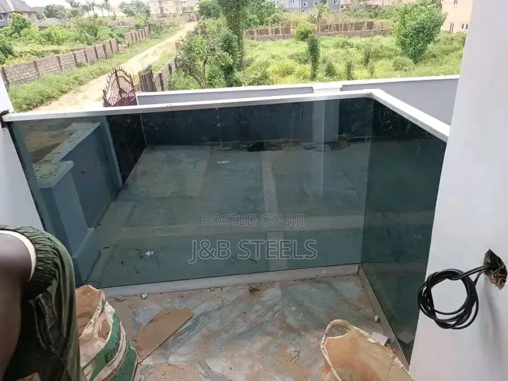 10m Executive Tampered Glass