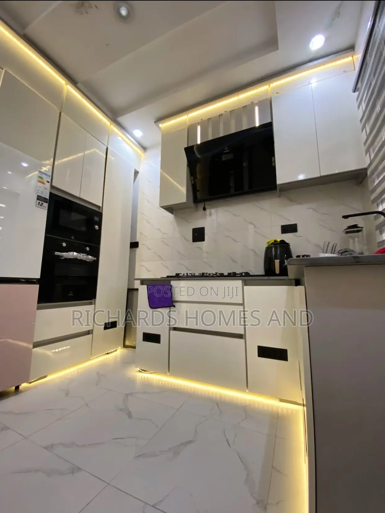 Fully Serviced 2 Bedroom Shortlet Apartment in Lekki