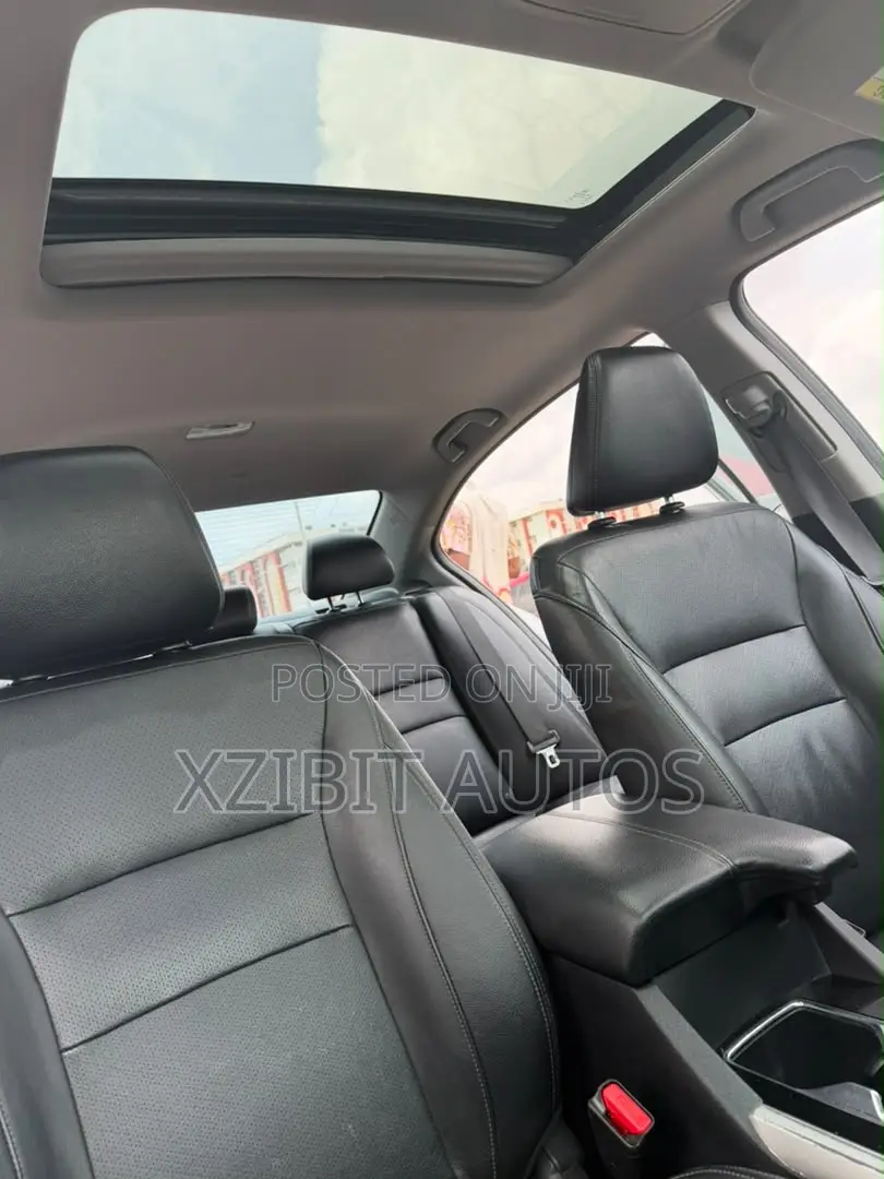 Honda Accord Touring V6 4dr Sedan FWD (3.5L 6cyl 6A) 2017 Silver