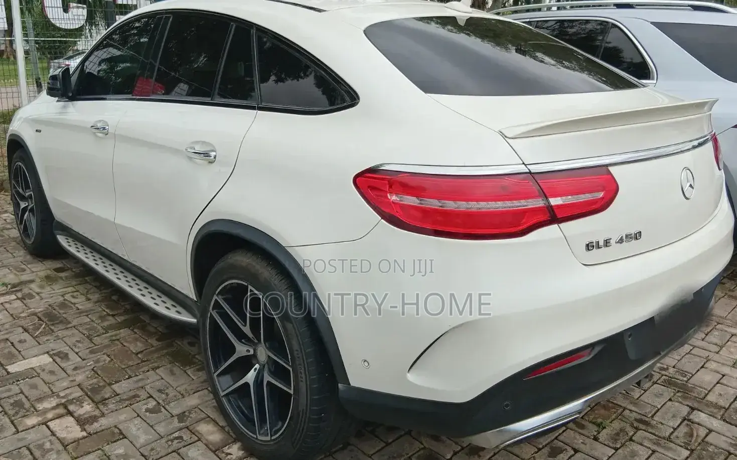 Mercedes-Benz GLE-Class 2016 Off white