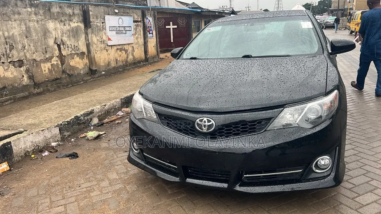 Toyota Camry SE 4dr Sedan (2.5L 4cyl 6A) 2013 Black