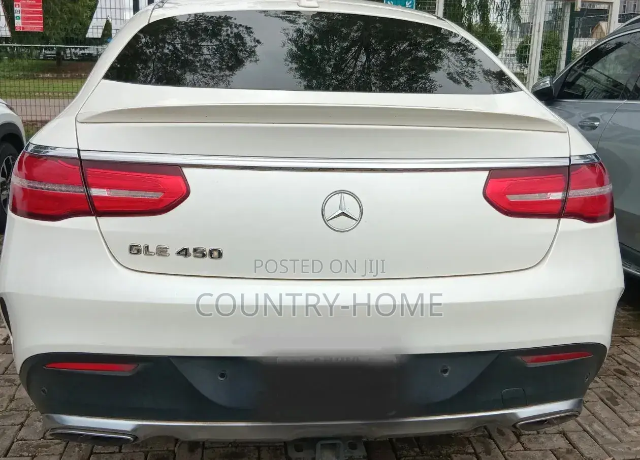 Mercedes-Benz GLE-Class 2016 Off white