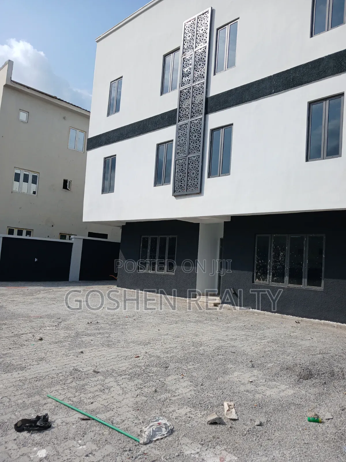 4bdrm Townhouse/Terrace in Jahi for sale