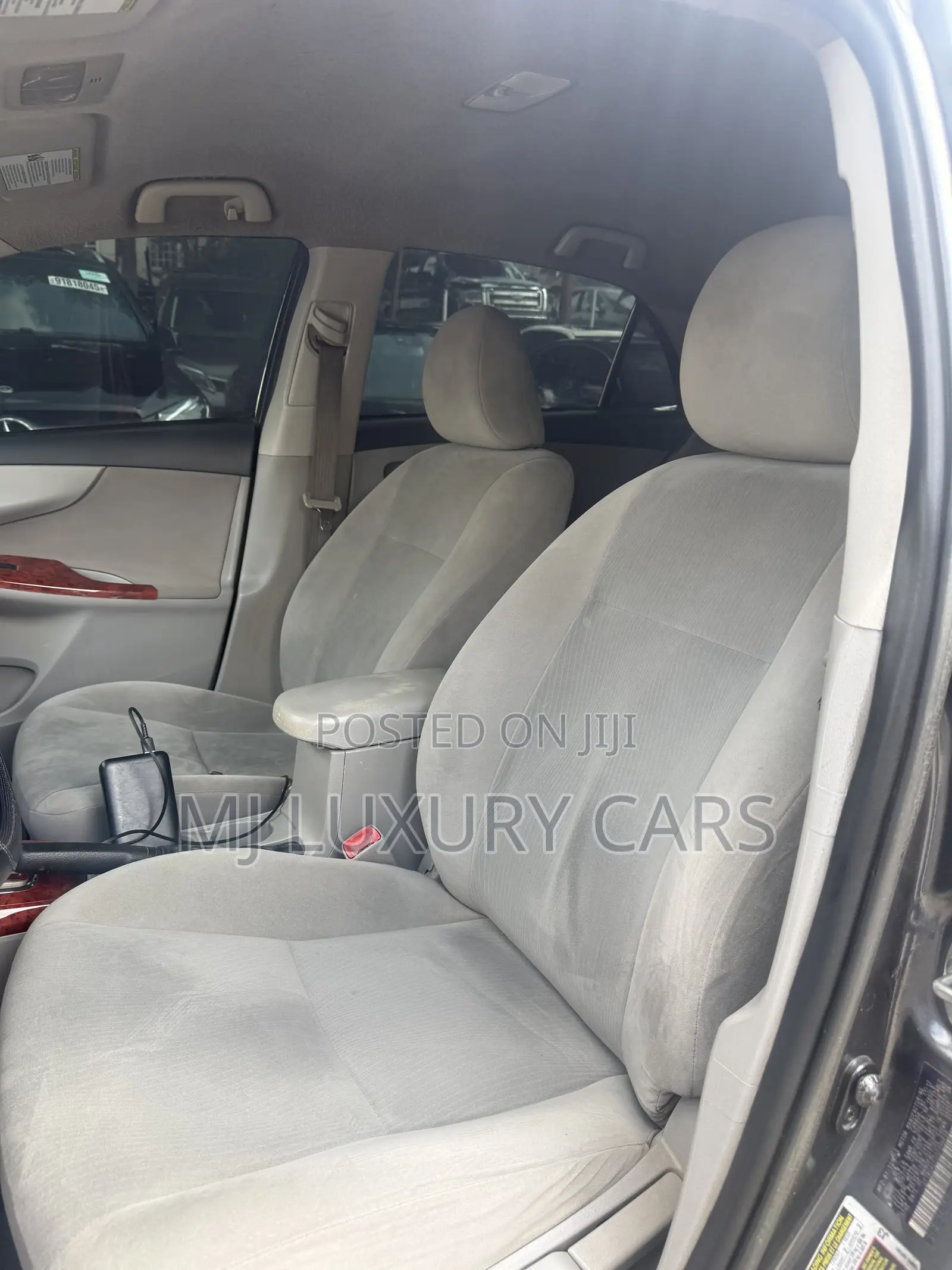 Toyota Corolla LE Special Edition 4dr Sedan (1.8L 4cyl 4A) 2013 Gray