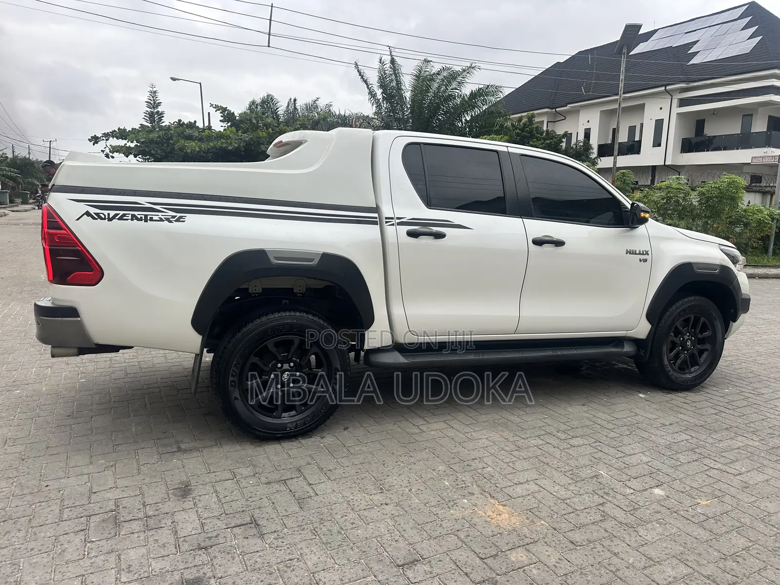 Toyota Hilux 2022 White