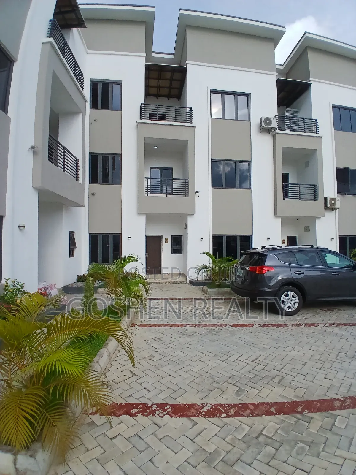 4bdrm Townhouse/Terrace in Jahi for sale