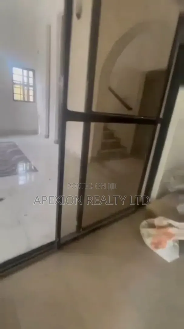 5bdrm Duplex in Mopol 19 Estate, GRA Phase 2 / Port-Harcourt for rent