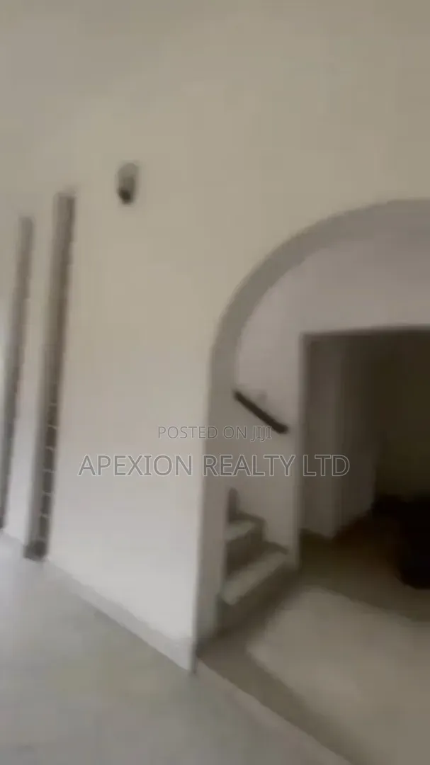 5bdrm Duplex in Mopol 19 Estate, GRA Phase 2 / Port-Harcourt for rent